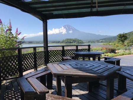 Free terrace seat of Kawaguchiko Shizen Seikatsukan