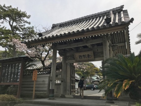 Somon(the main gate) of Komyoji temple in Kamakura
