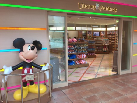 Souvenir shop in Mitsui Garden Hotel Prana Tokyo Bay